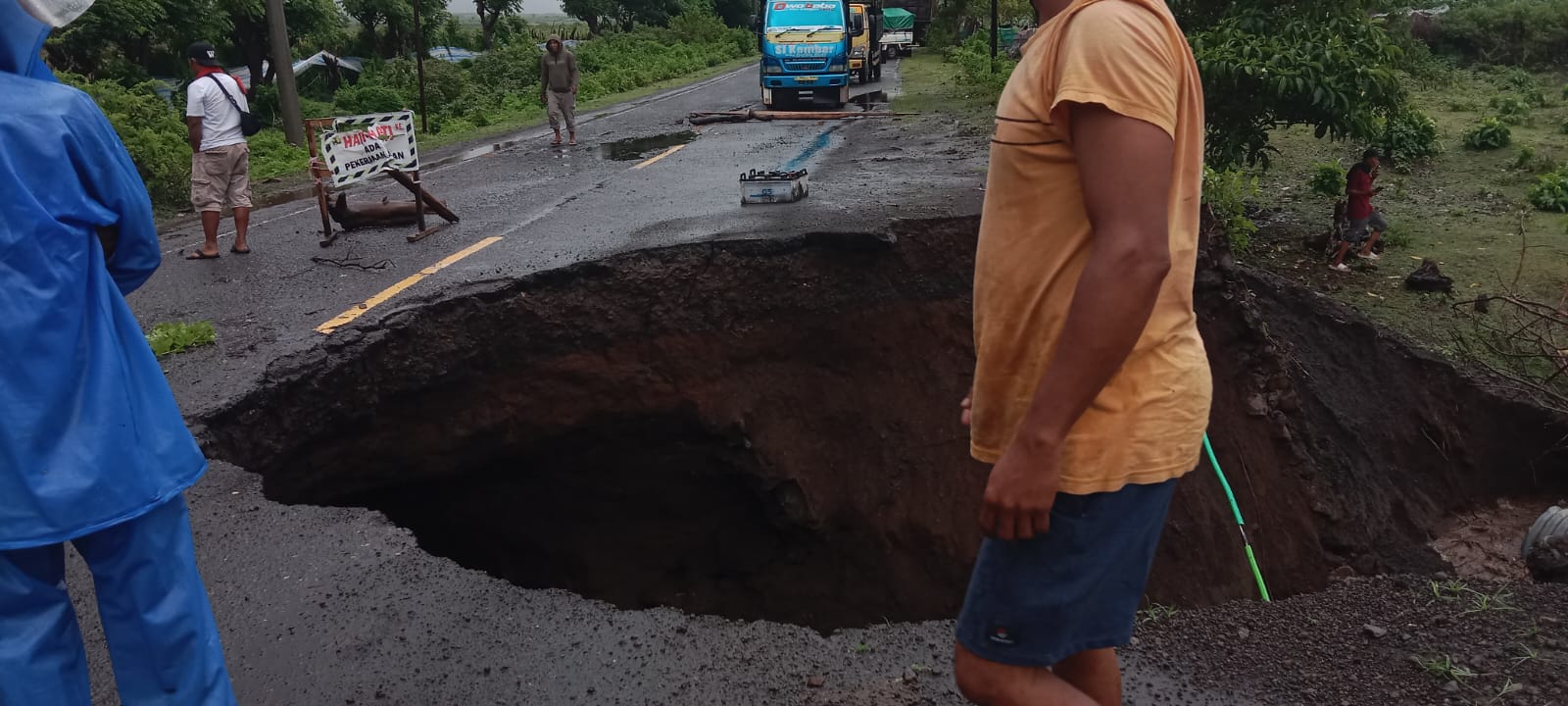 Banjir Terjang Dompu, Rumah Rusak dan Jalan Amblas di Kecamatan Pekat