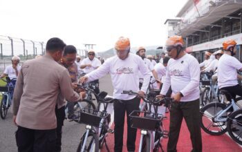 Wakapolda NTB Ikut Fun Bike Ulama–Umara di Mandalika, Dilanjutkan Sholawat di Pantai Kuta
