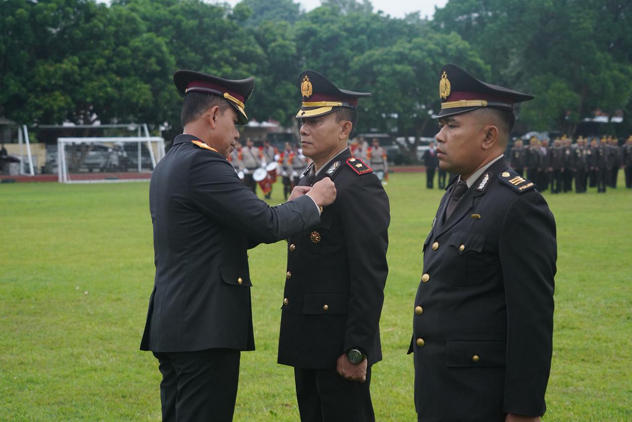 Dedikasi Tanpa Cacat, Personel Polda NTB Terima Satyalencana Pengabdian