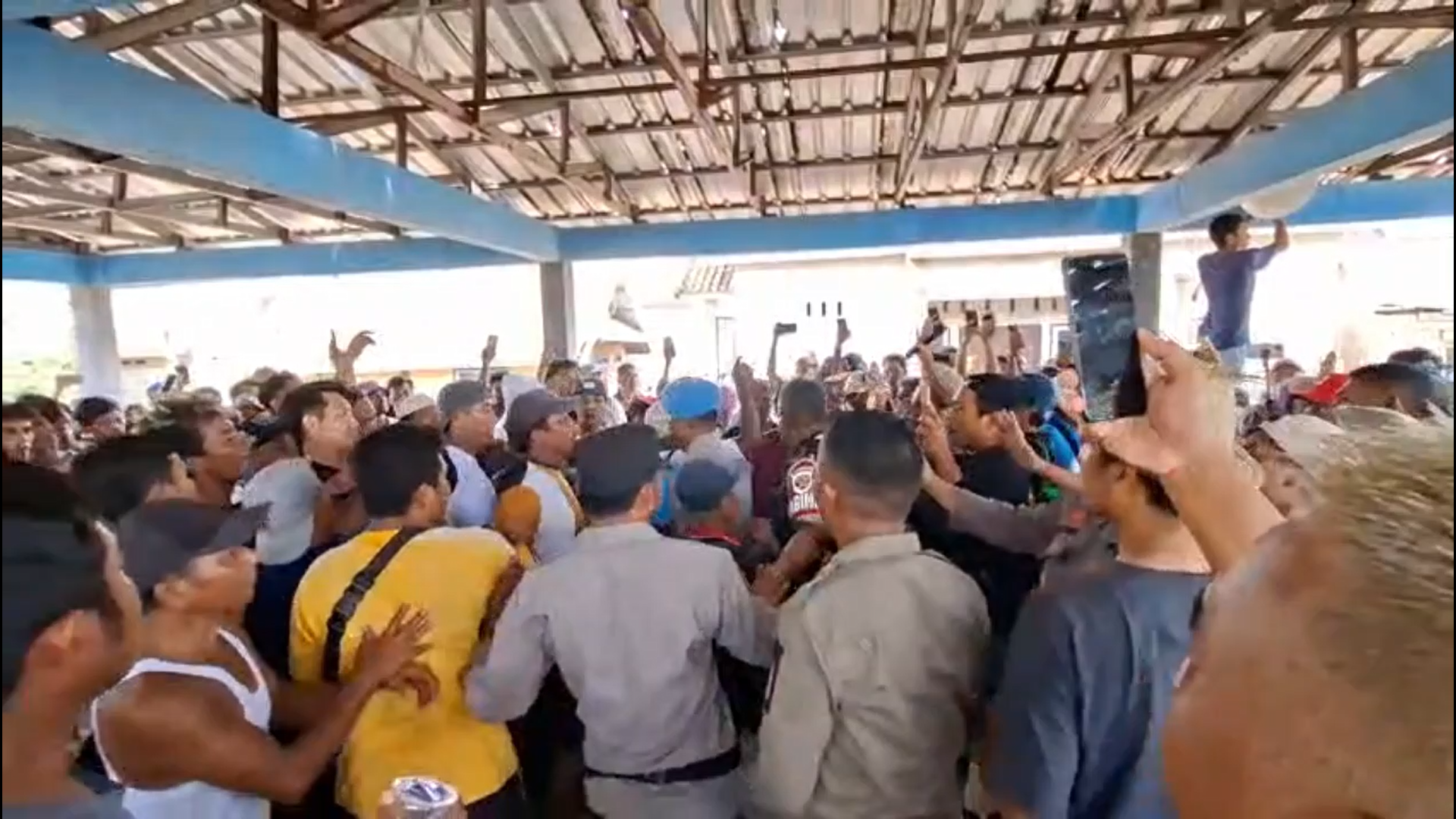 Ricuh di Bale Mangrove Lombok Timur, Warga Tuntut Pengelolaan Transparan