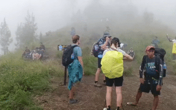 Dari Porter hingga Ojek, Wisata Rinjani Putar Ekonomi Rp182 Miliar