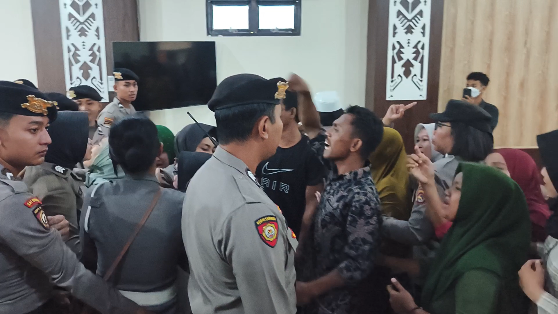 Kasus Pembunuhan Kekasih Dicor di Sumur, Vonis 18 Tahun Picu Amarah Keluarga