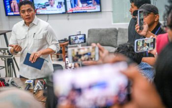 Seskab Teddy: Insentif Guru Honorer Naik, Anggaran Pendidikan 2026 Tak Dipangkas