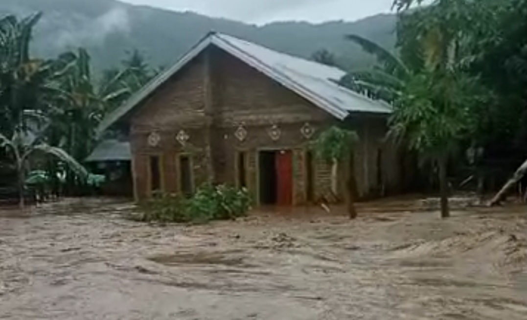 Banjir–Longsor Terjang Kabupaten Bima, Ratusan Warga Terdampak, Jembatan Desa Putus