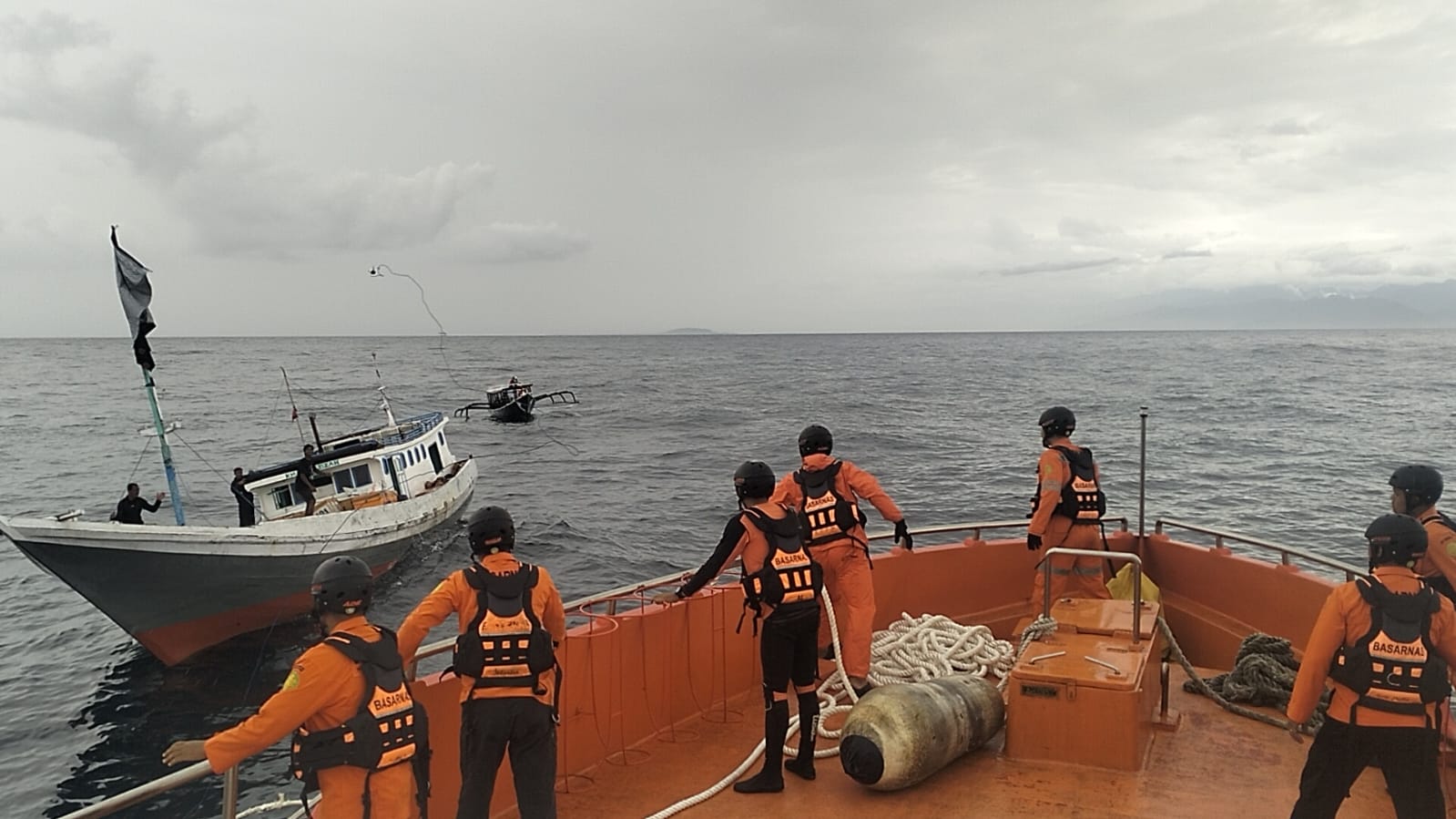Terombang-ambing di Laut NTB, Lima Awak KM Nurazizah Berhasil Diselamatkan