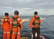 Detik-detik Penyelamatan 6 Pemancing Terombang-ambing di Laut Lombok Barat