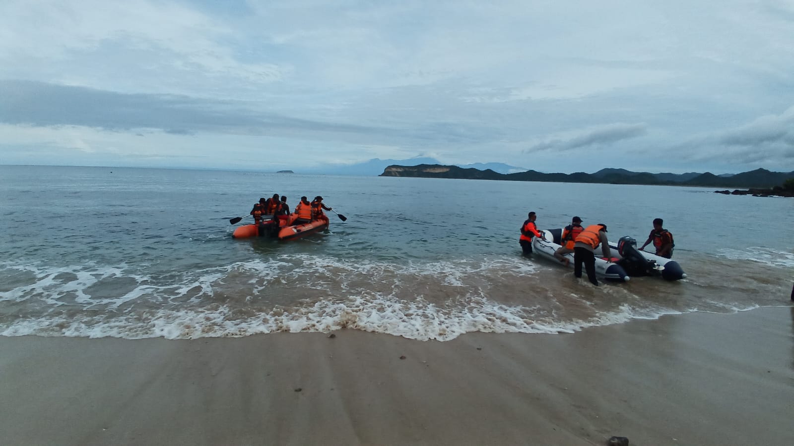 Hari Keempat Hilang di Pantai Poto Batu, Balita 2 Tahun Belum Ditemukan