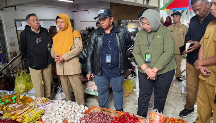 Sidak Pasar Renteng, Bulog NTB Jamin Harga Beras Rp12.500 Stabil