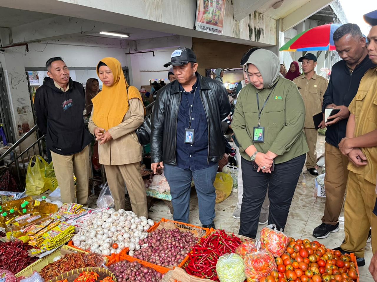 Sidak Pasar Renteng, Bulog NTB Jamin Harga Beras Rp12.500 Stabil