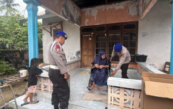 Ditpolairud Polda NTB Salurkan Kursi Roda untuk Warga Pesisir Sekotong