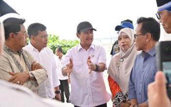 Menteri KKP ke Lombok Timur, Janji 10 Kapal dan Dorong Nelayan Ekas Budidaya Lobster