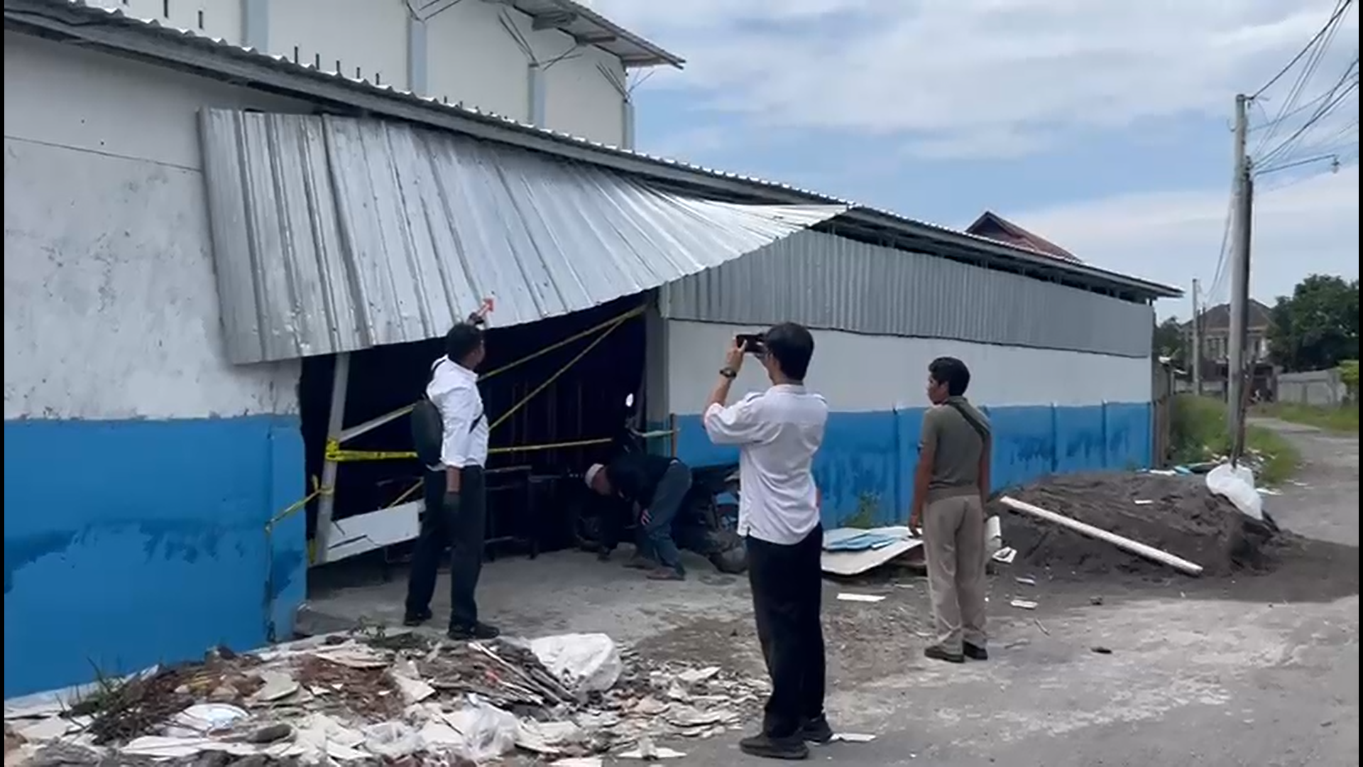Warga Paok Lombok Rusak Dapur MBG di Lahan Wakaf, Polisi Turun Tangan