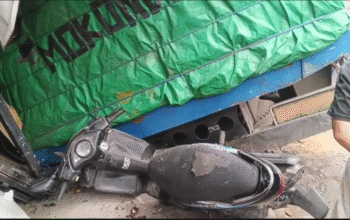 Tak Kuat Menanjak, Truk Tabrak Ruko di Jurang Jaler Lombok Tengah