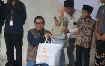 Masuk ke Pelosok Lombok Tengah, LPS II Surabaya Perkuat Literasi Perbankan dan Santuni Yatim