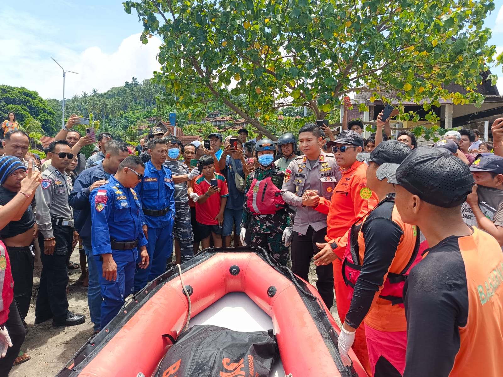 Mayat Pria Ditemukan Terapung di Senggigi, Ternyata Pemancing Asal Bali yang Hilang