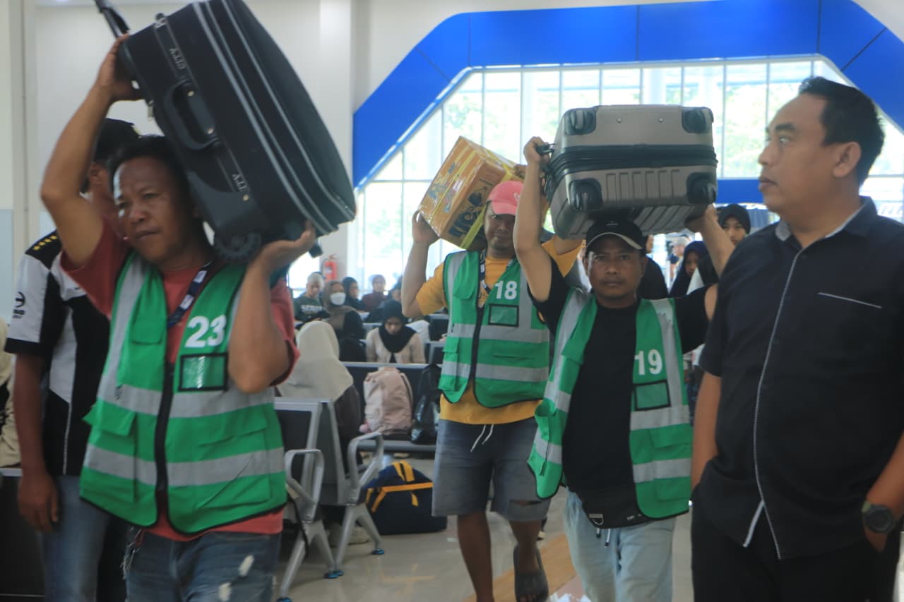 Gubernur NTB Sidak Terminal Mandalika, Soroti Harga Tiket Bus Jelang Mudik Lebaran