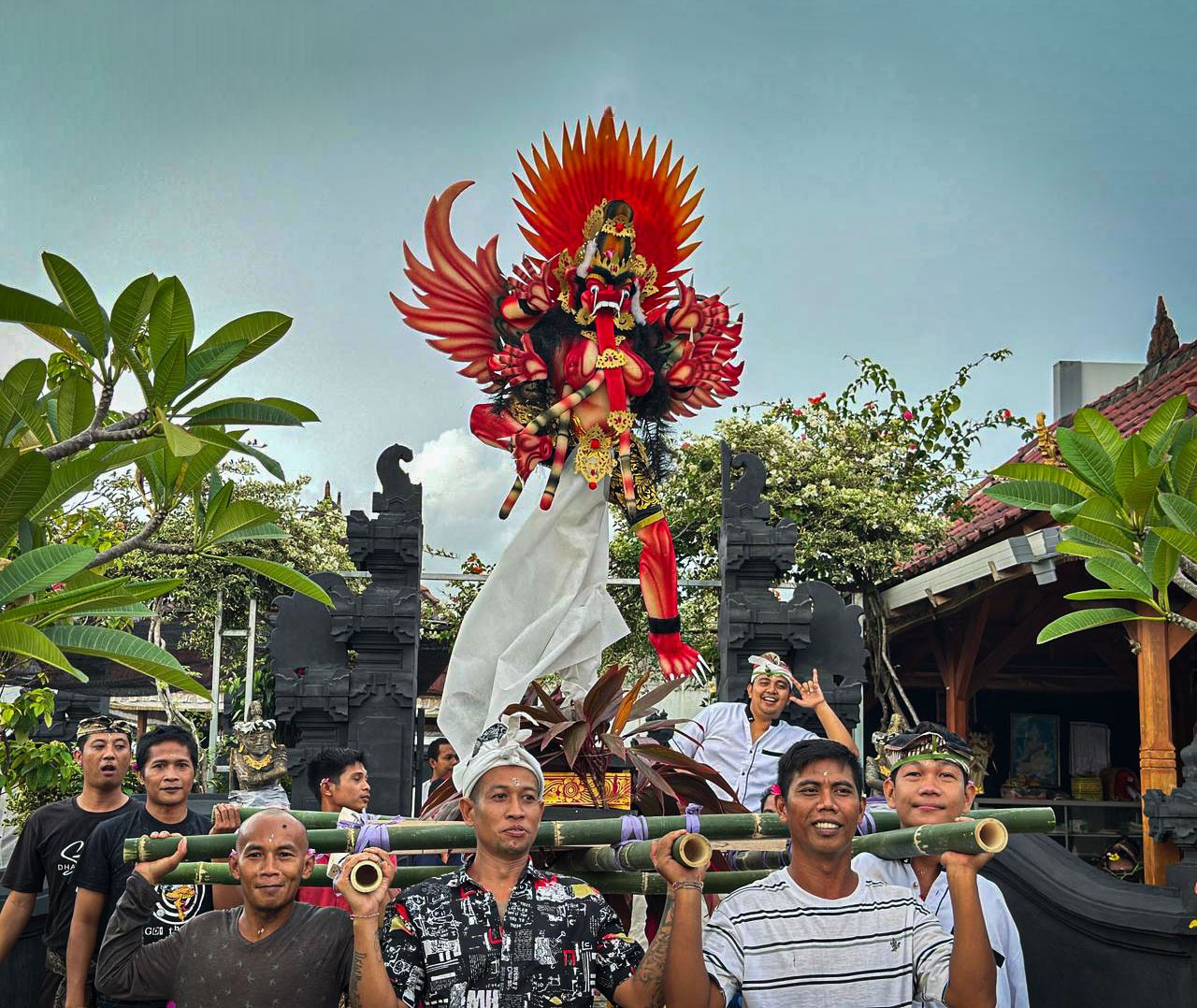 Dari Balik Jeruji: Ritual Mecaru dan Ogoh-Ogoh Hidupkan Semangat WBP