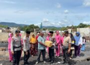 Brimob NTB Salurkan Bantuan untuk Korban Kebakaran 31 Rumah di Sumbawa