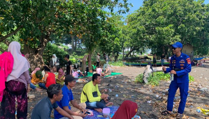 Lebaran Ketupat di Dompu Ramai, Polisi Perairan Siaga Amankan Pantai Pekat