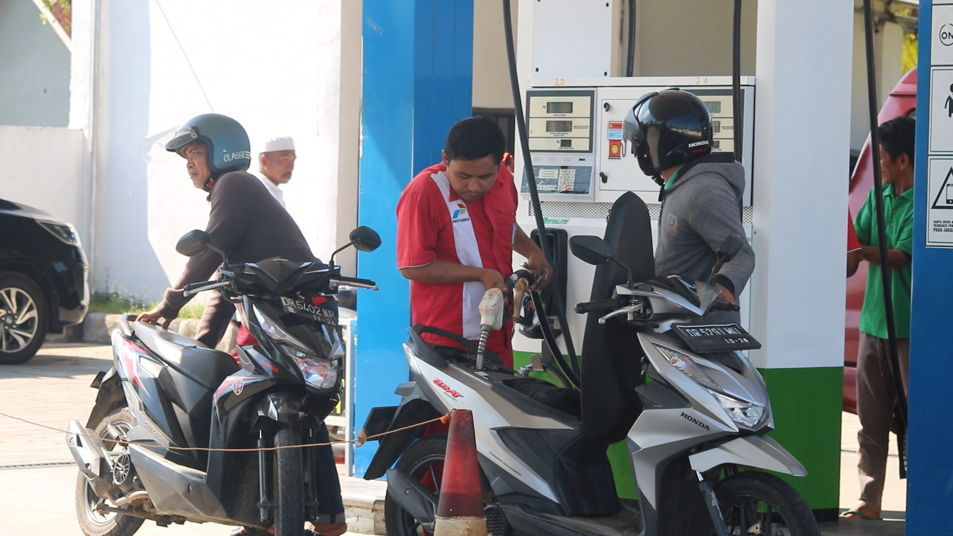 Harga BBM Subsidi Dipastikan Tak Naik, Bahlil: Cadangan Energi RI di Atas Standar