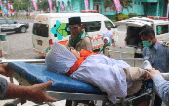 Jemaah Haji NTB Patah Tulang, Dilarikan ke RS Saat Tiba di Asrama Haji