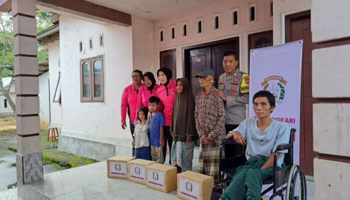 Bhayangkari NTB Sentuh Warga Lombok Timur, Kursi Roda dan Bantuan Sosial Disalurkan