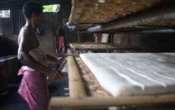 Harga Kedelai Tembus Rp11 Ribu, Perajin Tahu Tempe di Mataram Mulai Gulung Tikar