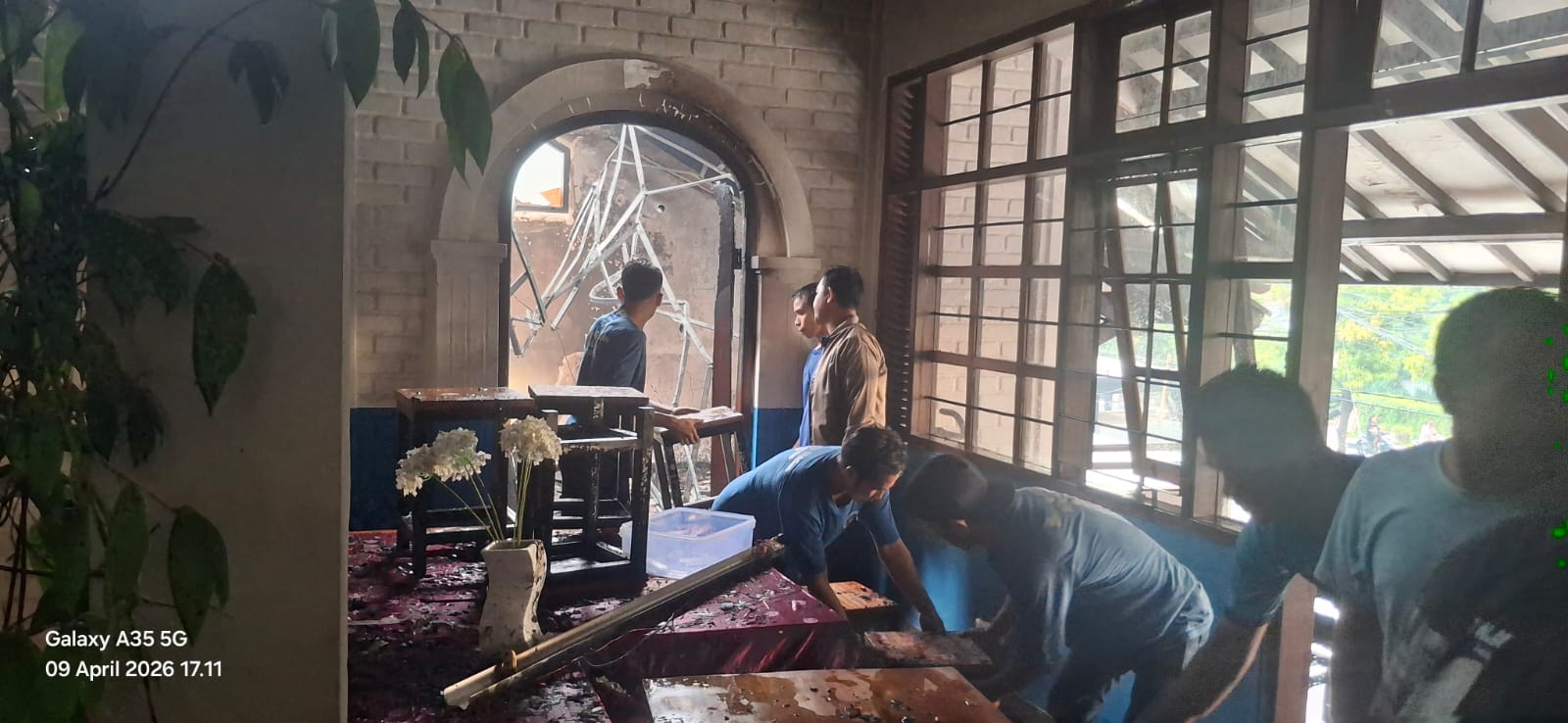 Kantor SPPG di Kekalik Jaya Mataram Terbakar, Diduga Akibat Korsleting Listrik di Lantai Dua