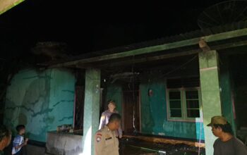 Rumah Petani di Suela Hangus Terbakar, Diduga Korsleting Charger Ponsel