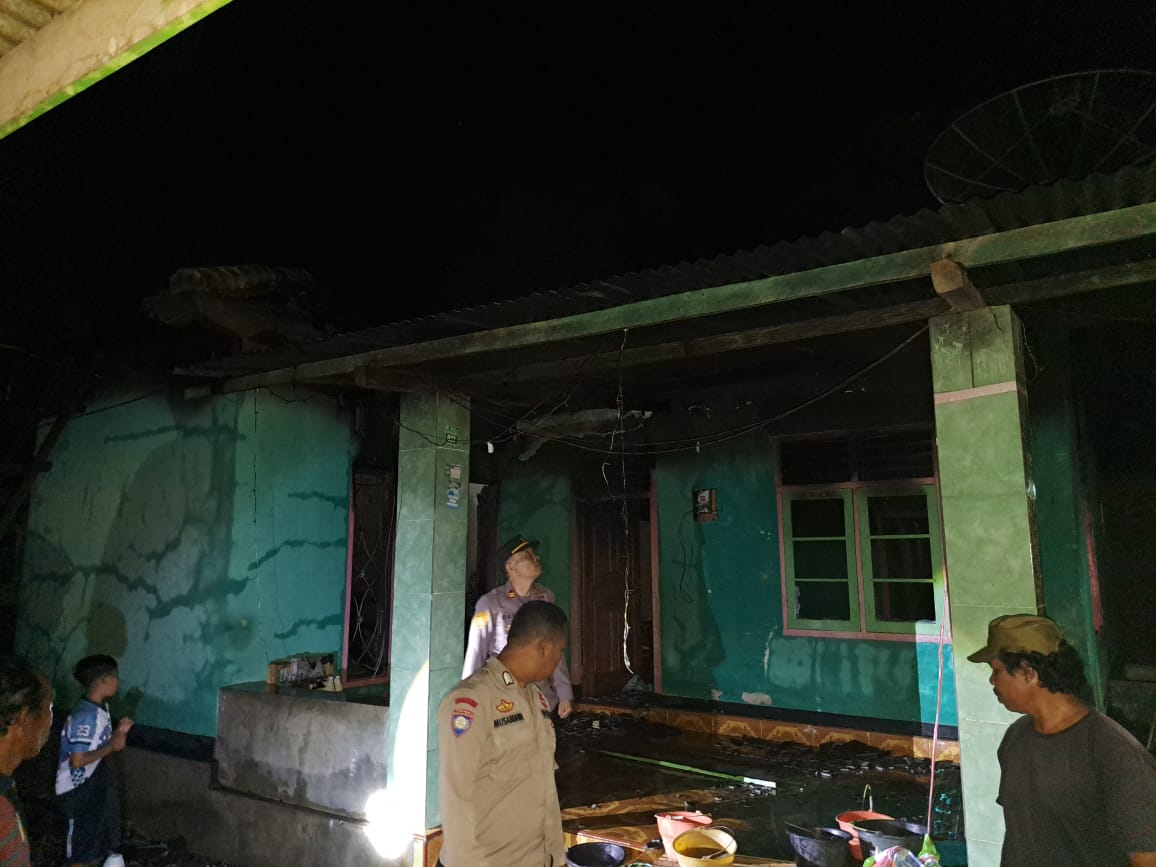Rumah Petani di Suela Hangus Terbakar, Diduga Korsleting Charger Ponsel