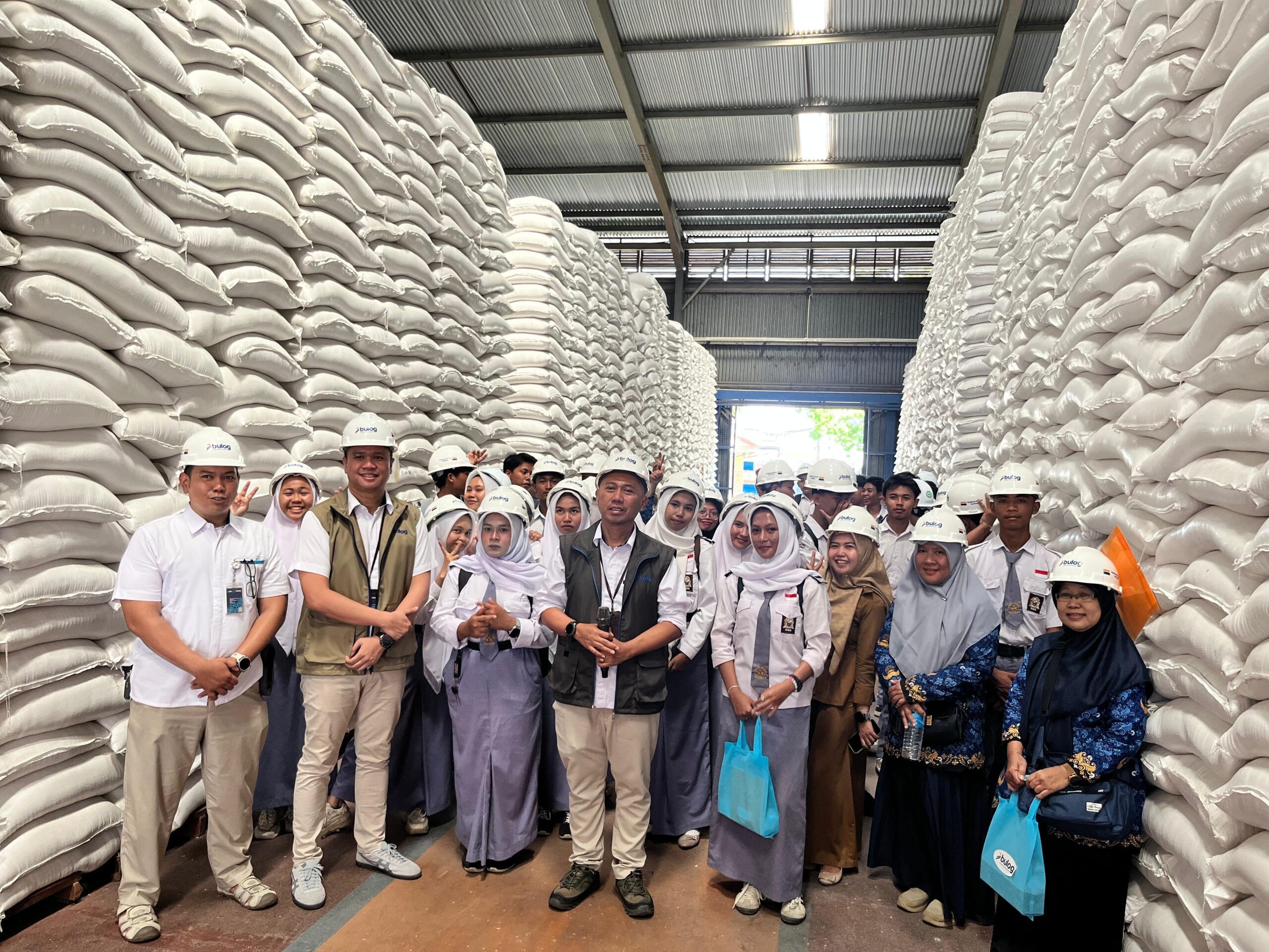 Bulog NTB Bekali Siswa SMK Pertanian Pemahaman Rantai Pangan dari Hulu ke Hilir