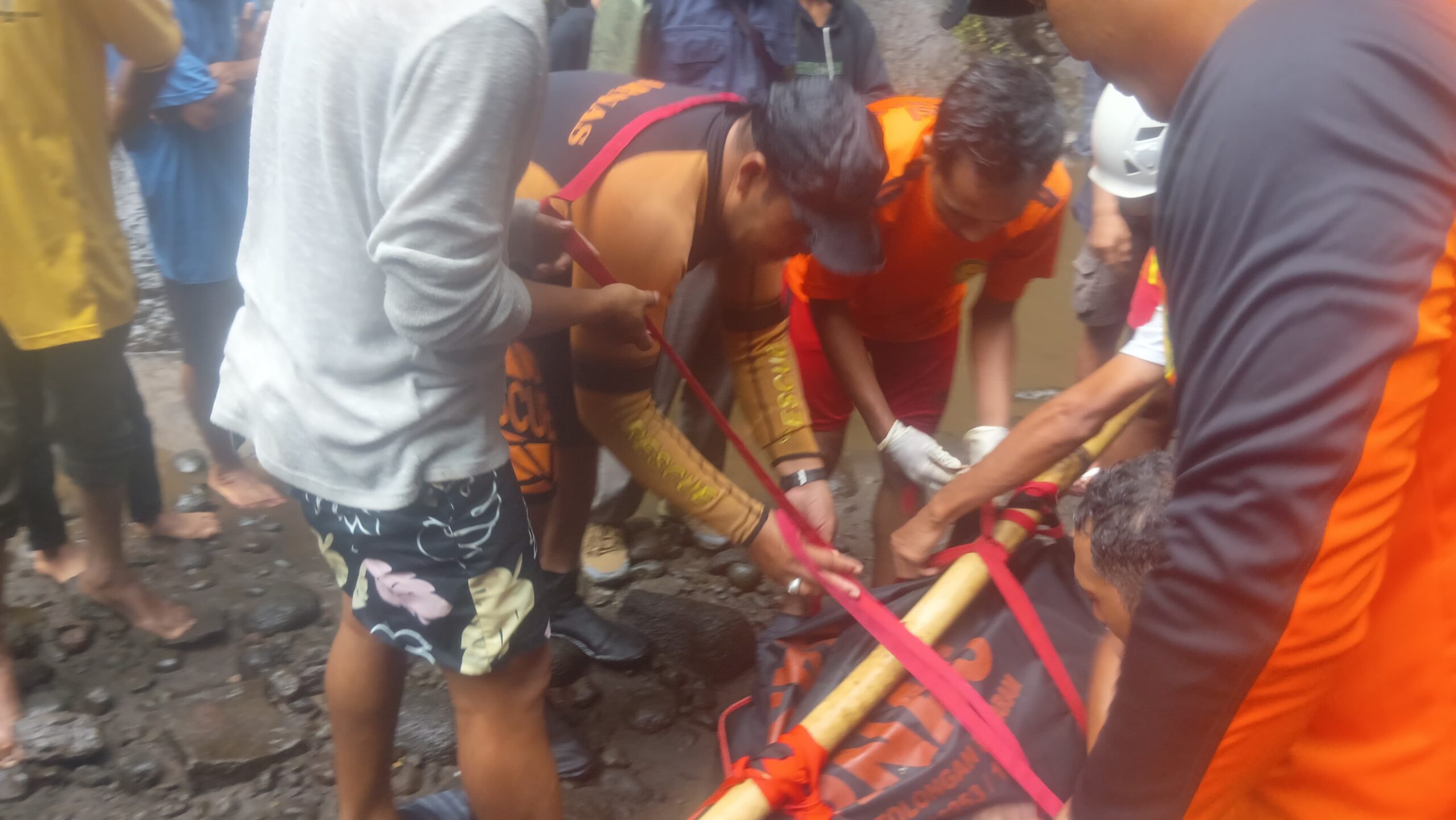 Wisata Air Terjun Berujung Duka, Pemuda Santong Ditemukan Tewas di Tiu Bombong