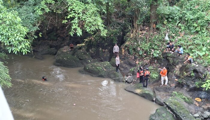 Remaja 13 Tahun Hanyut di Sungai Kuripan, Tim SAR Lakukan Pencarian