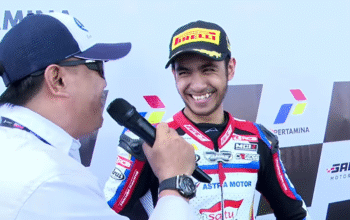 Duel Sengit 0,113 Detik! Andi Farid Menang Tipis di Superpole 250cc Mandalika