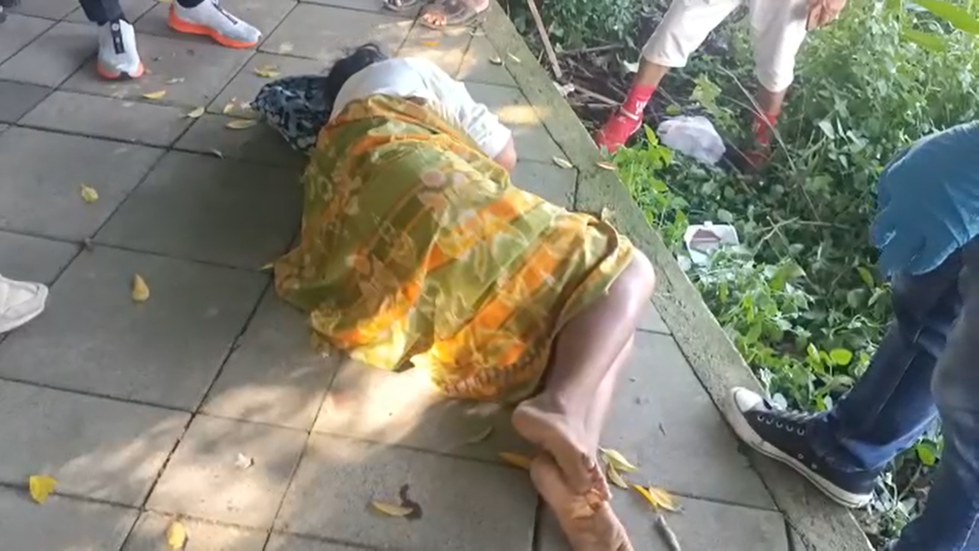 Sempat Dikira Mayat, Wanita di Taman Udayana Mataram Mendadak Bangun