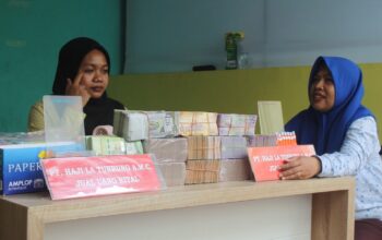 Penukaran Riyal Diserbu CJH di Mataram, Stok Capai Rp1 Miliar