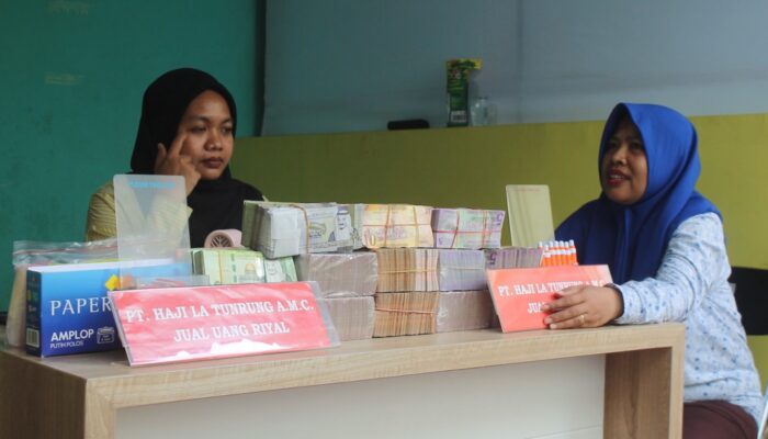 Penukaran Riyal Diserbu CJH di Mataram, Stok Capai Rp1 Miliar