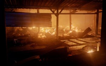 Pasar Pringgabaya Terbakar, 165 Kios Hangus