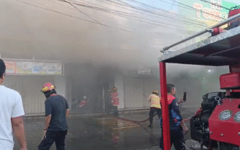 Gerai Indomaret di Mataram Dilalap Api