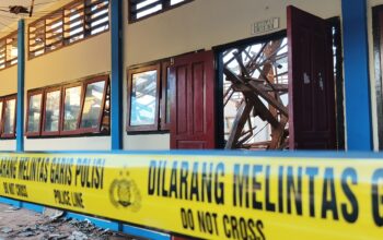 Atap SMA 7 Mataram Ambruk Saat Salat Zuhur, Empat Siswa Terluka