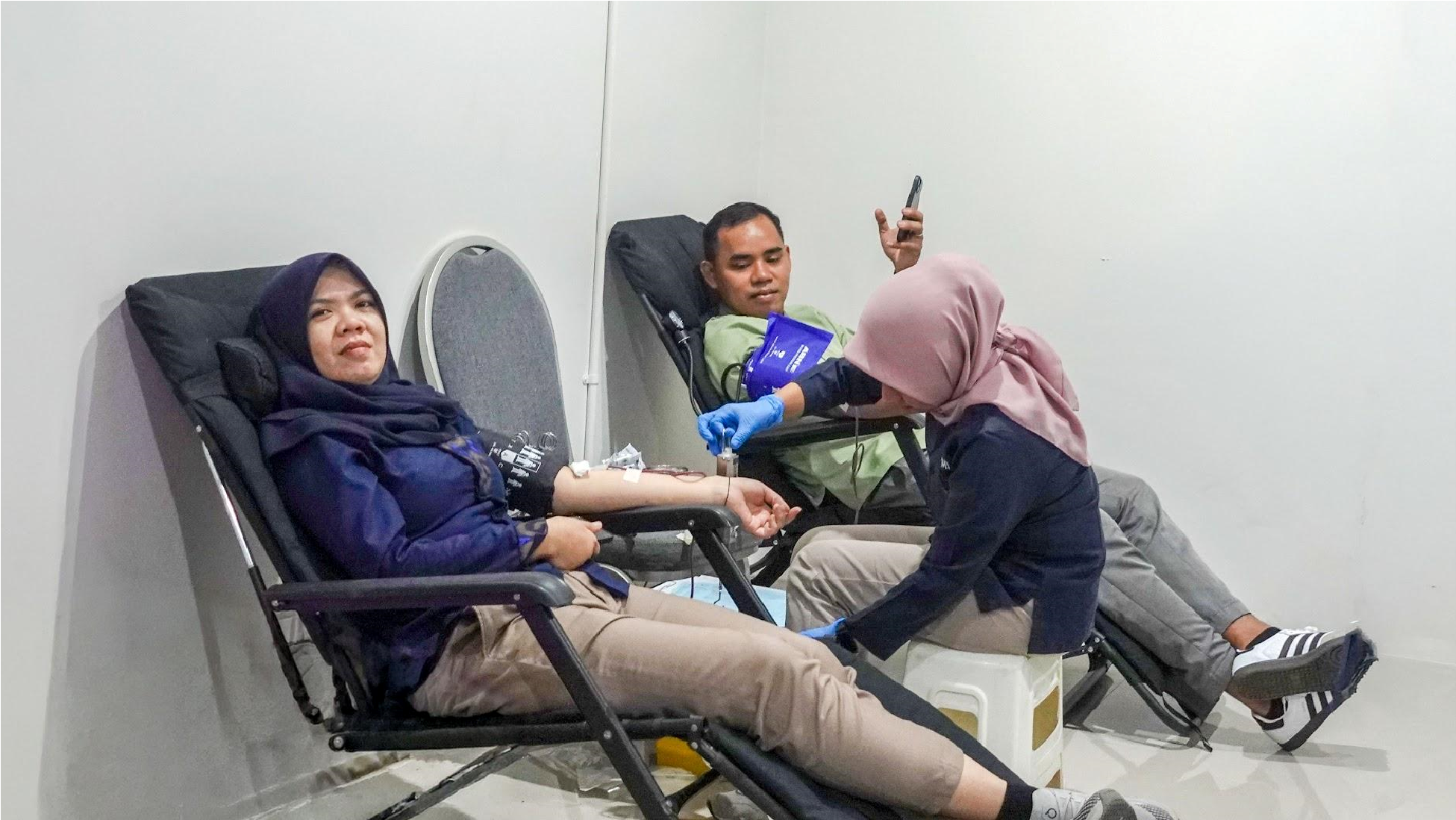 Aston Inn Mataram Rayakan 10 Tahun dengan Donor Darah, 21 Kantong Terkumpul