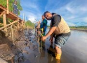 Hari Bumi, PLN Hijaukan Pesisir Sugian