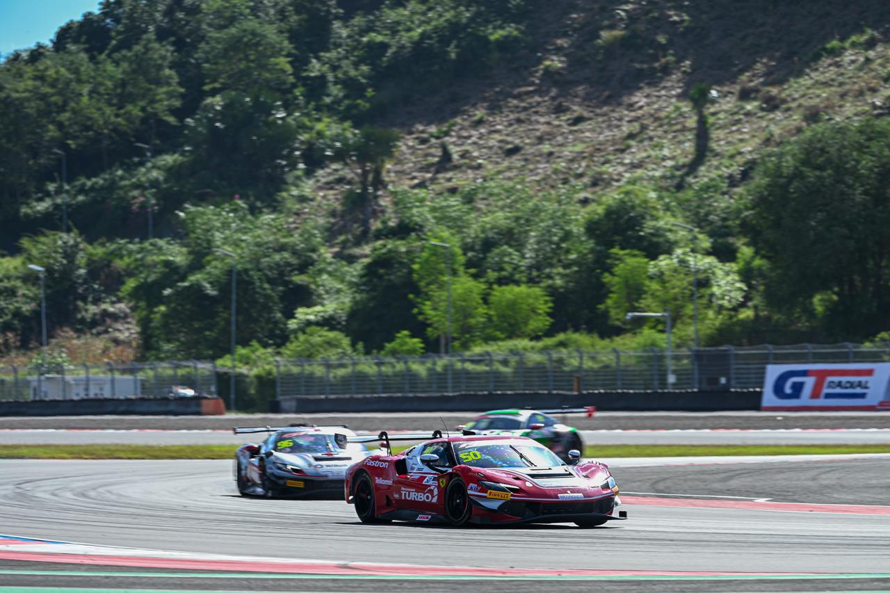 Sean Gelael Menggila di Mandalika, Ferrari 296 GT3 Evo Tembus 3 Besar GTWCA 2026