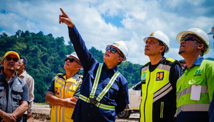 Miq Iqbal Ngegas! Jalan Rusak Sumbawa Dikasih Deadline: “30 Mei, Titik!”