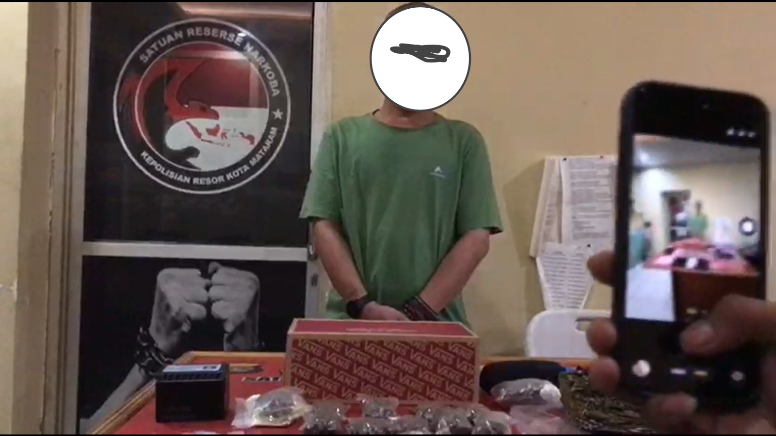 CEO Kedai Angkringan di Ampenan Digerebek, Polisi Sita 800 Gram Ganja Medan