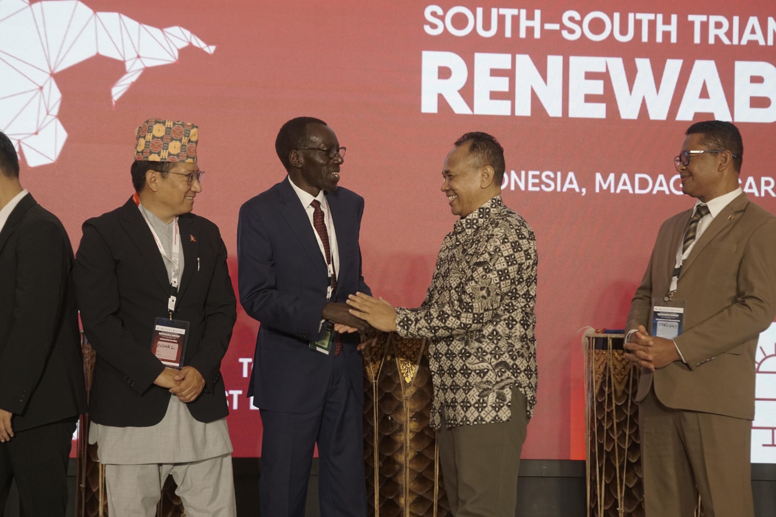 Lima Negara Bahas Energi Bersih di Mataram