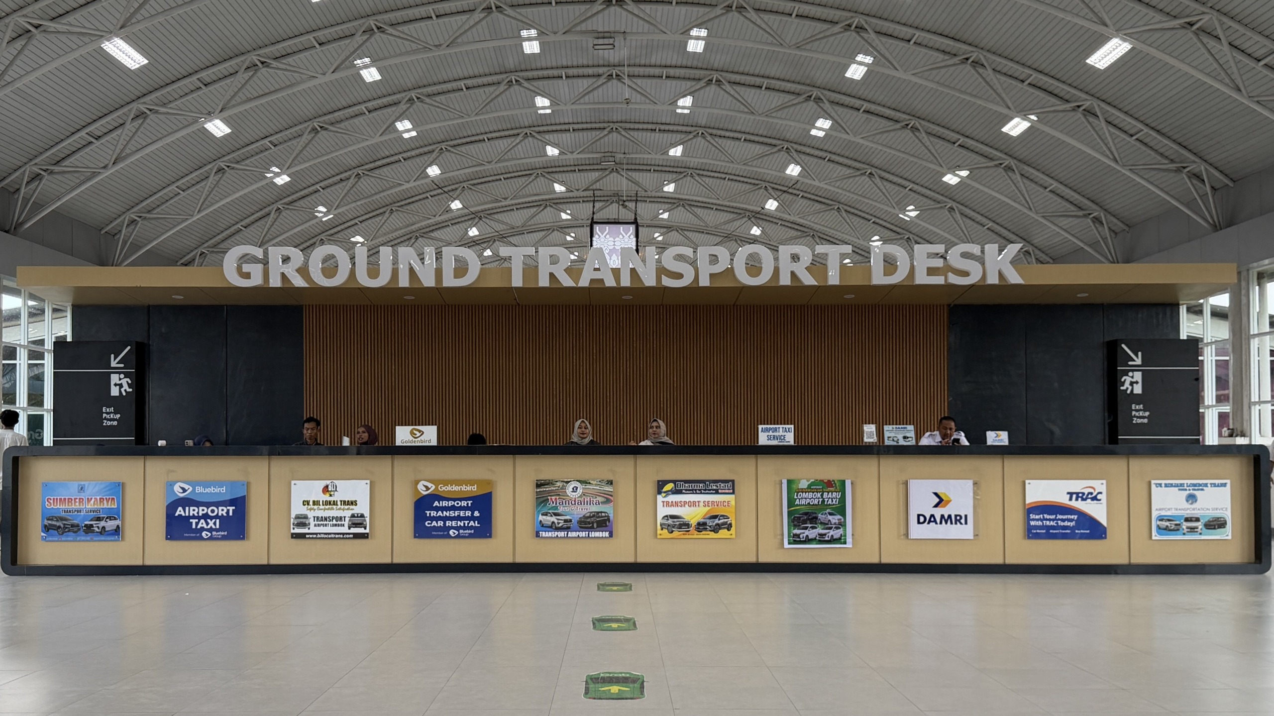 Tak Perlu Bingung Cari Kendaraan, Bandara Lombok Kini Punya Ground Transport Desk