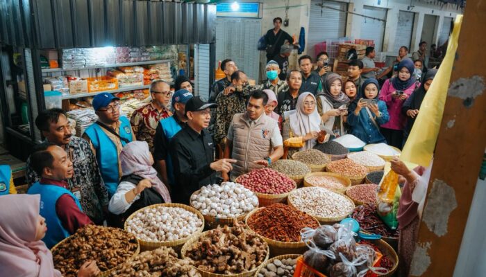 Sidak Pasar di Mataram, TPID NTB Pastikan Stok Pangan Aman Saat Iduladha