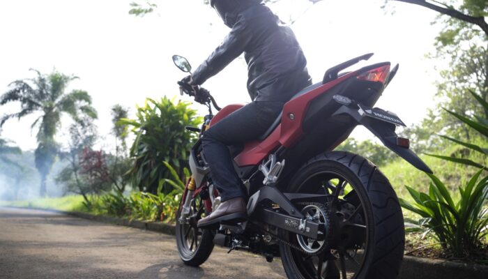 Jangan Sok Sat Set! Tengok Belakang Dulu Baru Jalan