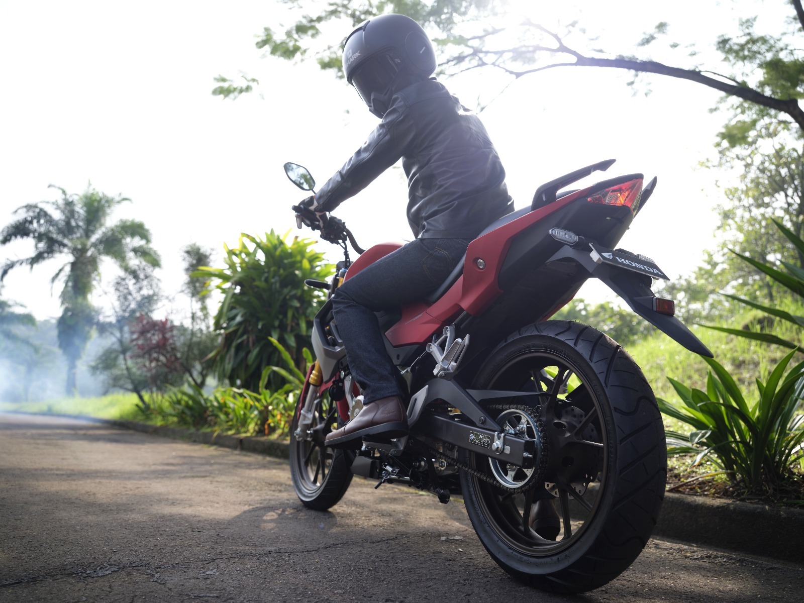Jangan Sok Sat Set! Tengok Belakang Dulu Baru Jalan